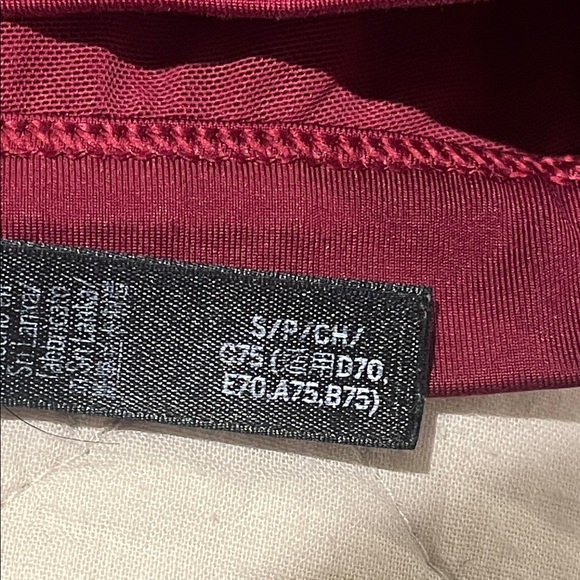 Victoria Secret Burgundy Sports Bra Bralette Criss Cross Back Athleisure - Picture 7 of 8